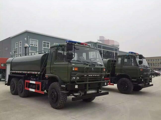 東風(fēng)6驅(qū)沙漠越野綠化噴灑車