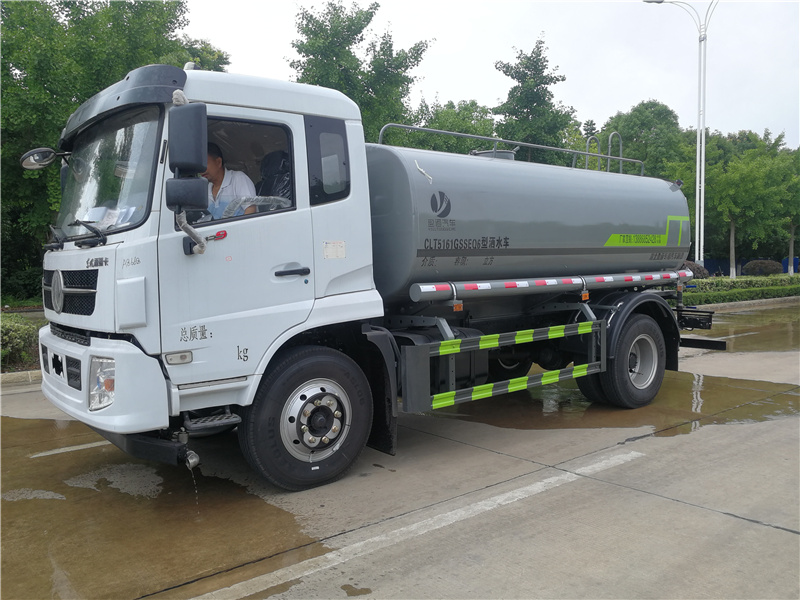 湖北盈通汽車湖北工地福田灑